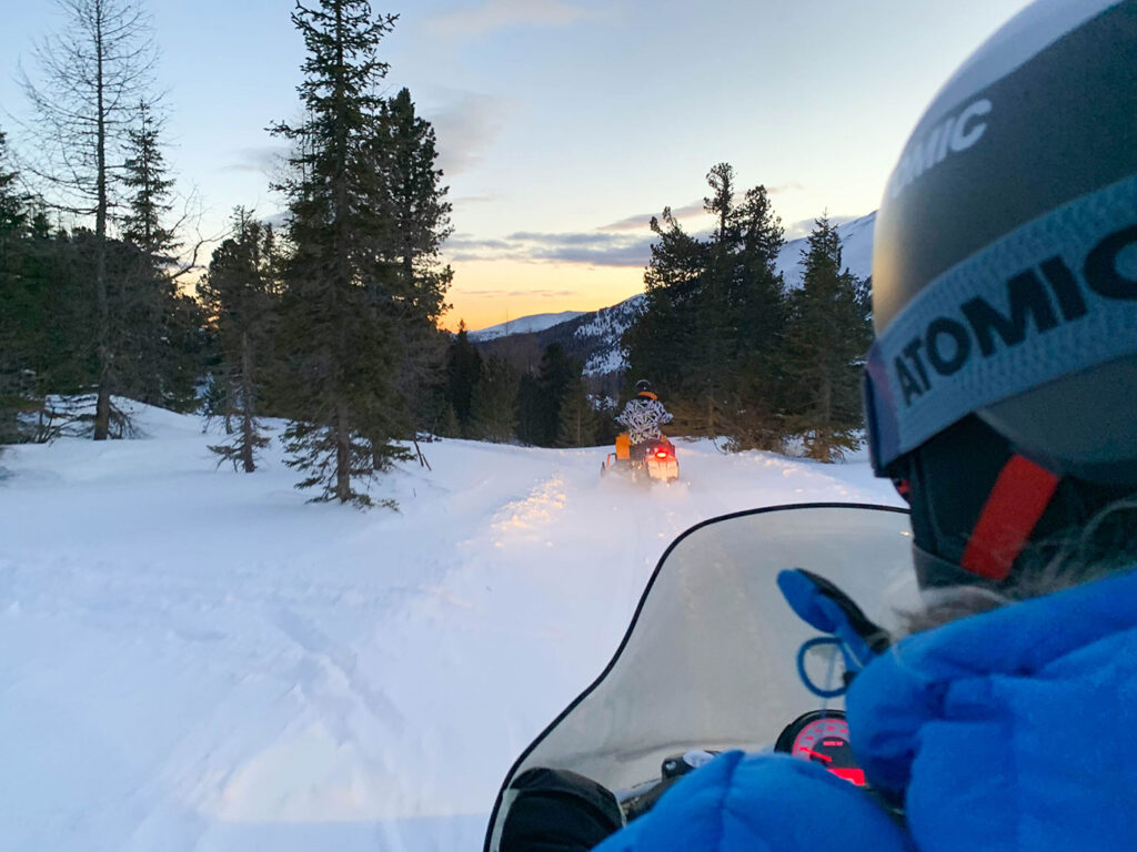 In Turracher Höhe kun je zelf sneeuwscooter rijden